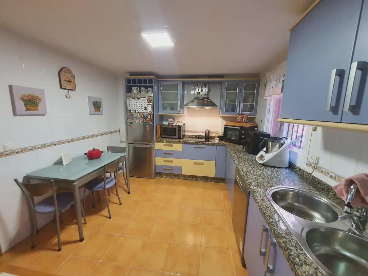 4 soverom Hus til salgs i Malaga by med garasje - € 440 000 (Ref: 9956709)