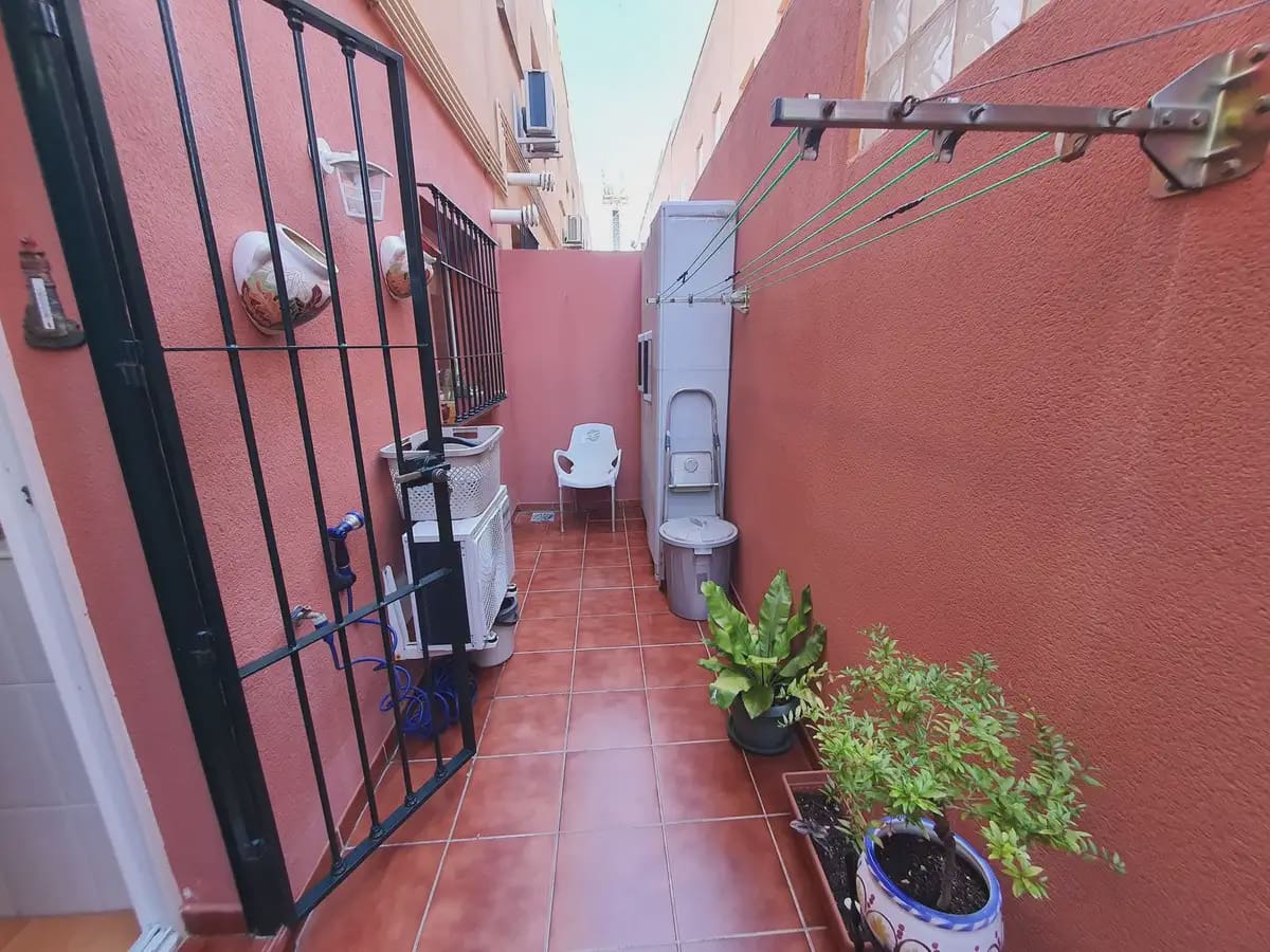 4 soverom Hus til salgs i Malaga by med garasje - € 440 000 (Ref: 9956709)