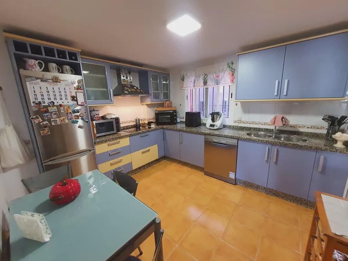 4 soverom Hus til salgs i Malaga by med garasje - € 440 000 (Ref: 9956709)
