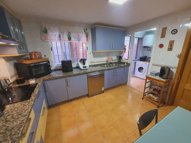 4 soverom Hus til salgs i Heliomar, Málaga by med garasje - € 440 000 (Ref: 9956709)