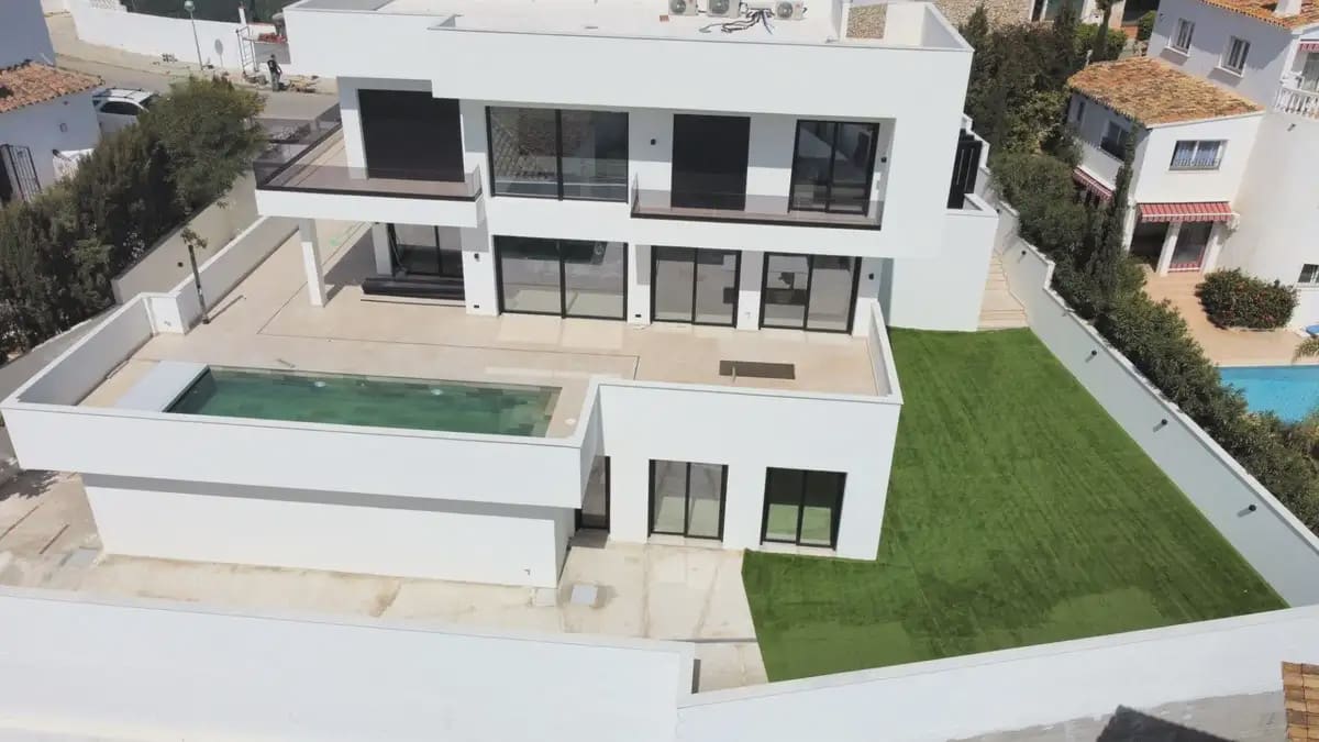 Chalet de 3 habitaciones en Mijas en venta con piscina garaje - 1.750.000 € (Ref: 9958253)