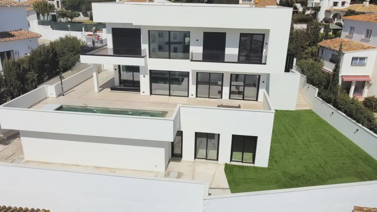 Chalet de 3 habitaciones en Mijas en venta con piscina garaje - 1.750.000 € (Ref: 9958253)