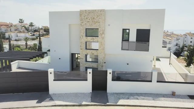 Chalet de 3 habitaciones en Riviera del Sol, Mijas en venta con piscina garaje - 1.750.000 € (Ref: 9958253)