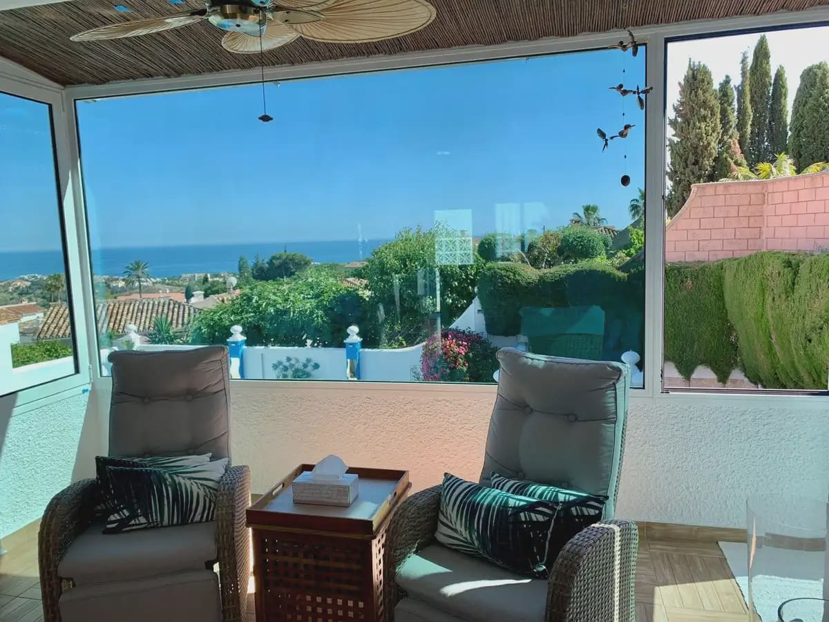 4 bedroom Villa for sale in Benalmadena with pool garage - € 1,100,000 (Ref: 9958254)