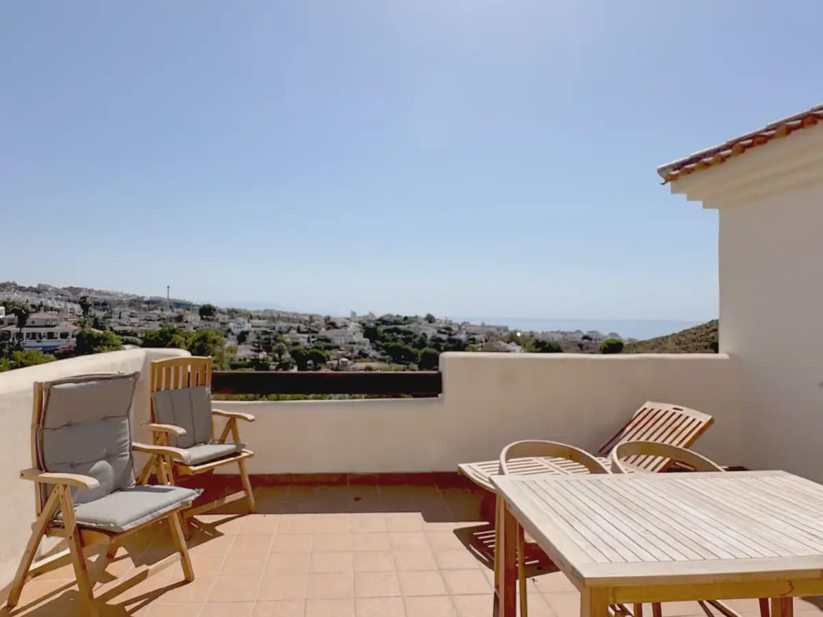 2 bedroom Penthouse for sale in Benalmadena with pool garage - € 389,000 (Ref: 9958255)