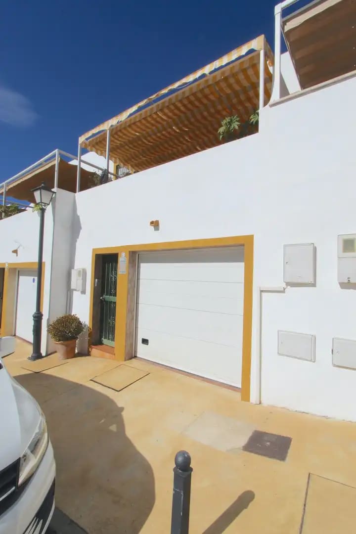 5 Zimmer Haus zu verkaufen in Marbella mit Pool Garage - 560.000 € (Ref: 9965517)