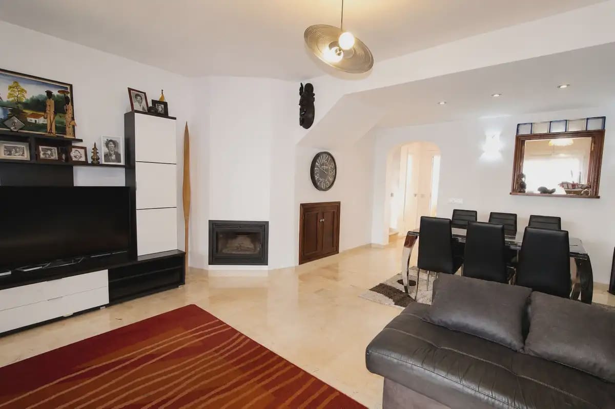 5 Zimmer Haus zu verkaufen in Marbella mit Pool Garage - 560.000 € (Ref: 9965517)
