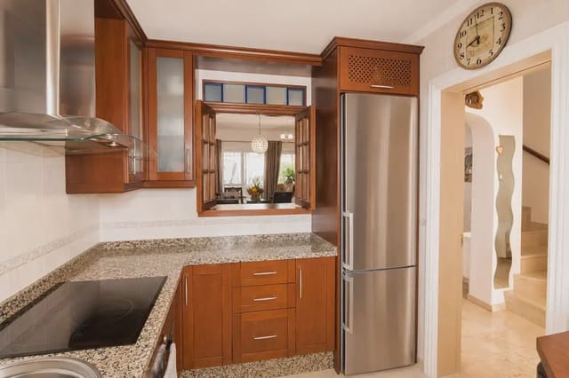 5 Zimmer Haus zu verkaufen in Aloha Golf, Marbella mit Pool Garage - 560.000 € (Ref: 9965517)