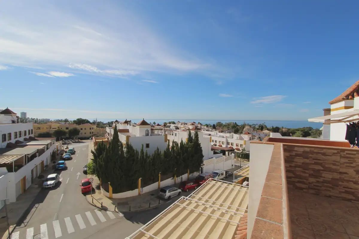 5 Zimmer Haus zu verkaufen in Marbella mit Pool Garage - 560.000 € (Ref: 9965517)