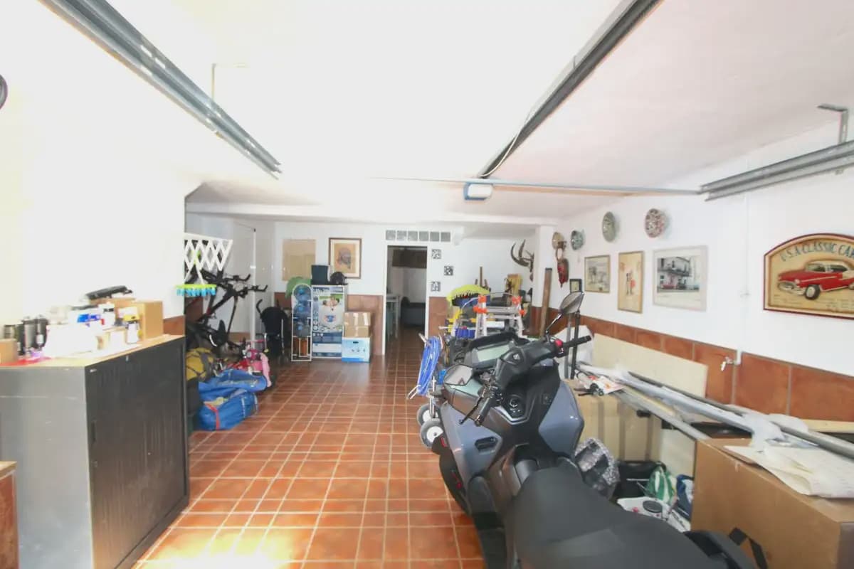 5 Zimmer Haus zu verkaufen in Marbella mit Pool Garage - 560.000 € (Ref: 9965517)