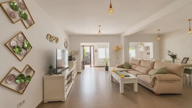 Pareado de 3 habitaciones en Parque de la Paloma, Benalmádena en venta con garaje - 599.000 € (Ref: 9966819)