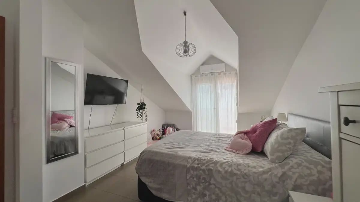 3 bedroom Semi-detached Villa for sale in Benalmadena with garage - € 599,000 (Ref: 9966819)