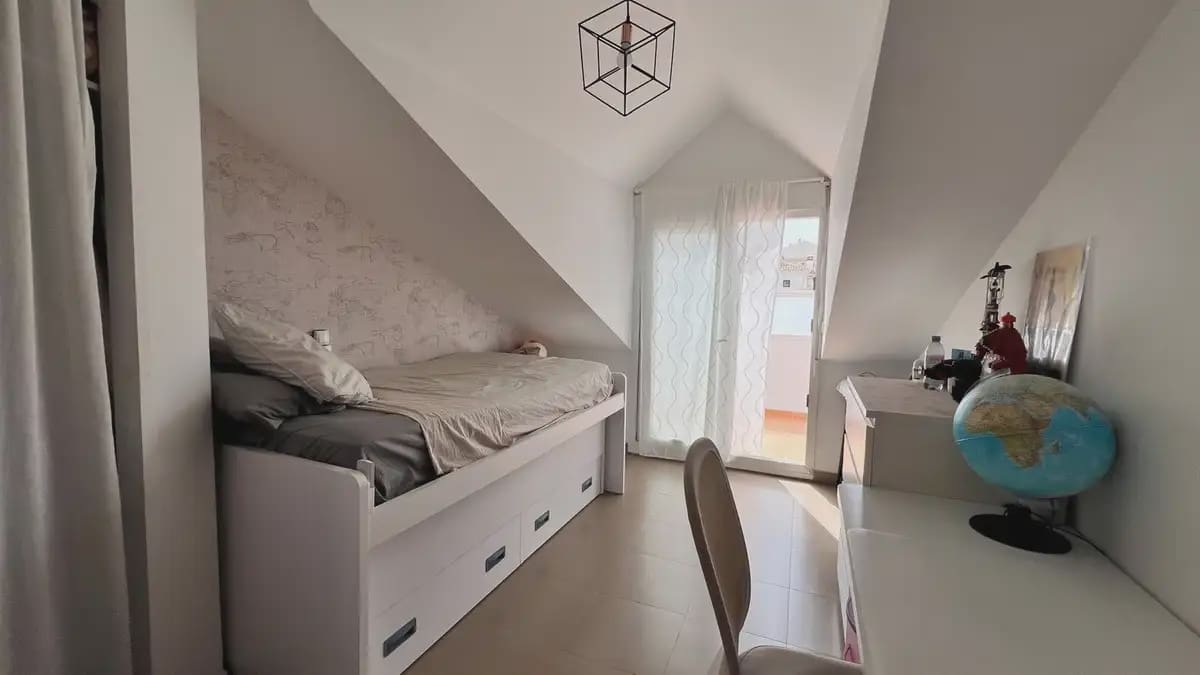 3 bedroom Semi-detached Villa for sale in Benalmadena with garage - € 599,000 (Ref: 9966819)