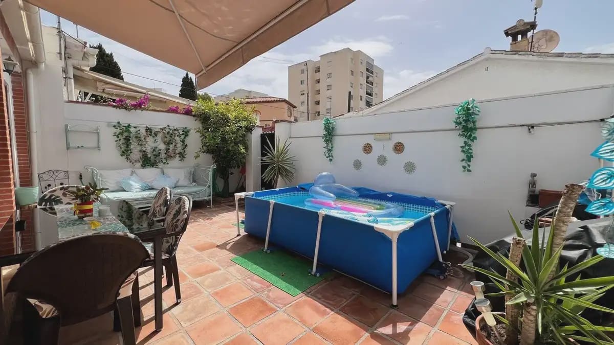 3 bedroom Semi-detached Villa for sale in Benalmadena with garage - € 599,000 (Ref: 9966819)
