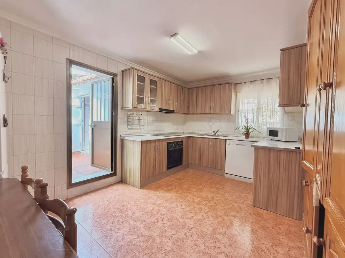 4 bedroom Villa for sale in Mijas with garage - € 579,000 (Ref: 9970817)