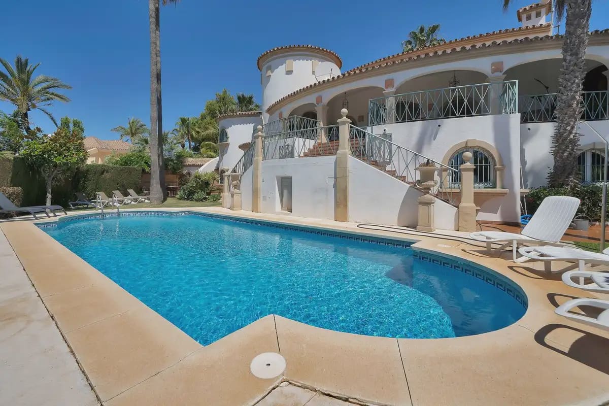 6 slaapkamer Villa te koop in Marbella met zwembad garage - € 2.800.000 (Ref: 9972330)