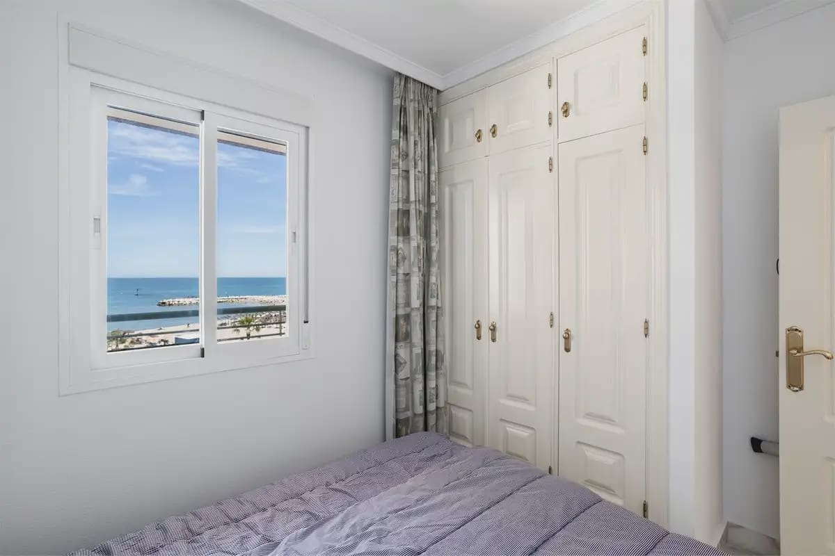 4 soveværelse Strandlejlighed til salg i Fuengirola med swimmingpool garage - € 895.000 (Ref: 9972331)