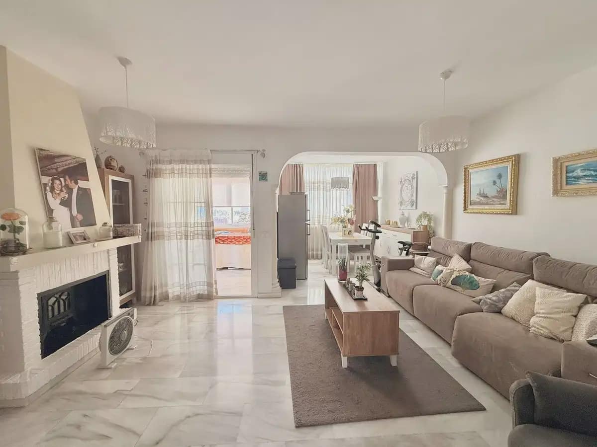 3 bedroom Semi-detached Villa for sale in Fuengirola with pool garage - € 499,000 (Ref: 9972333)