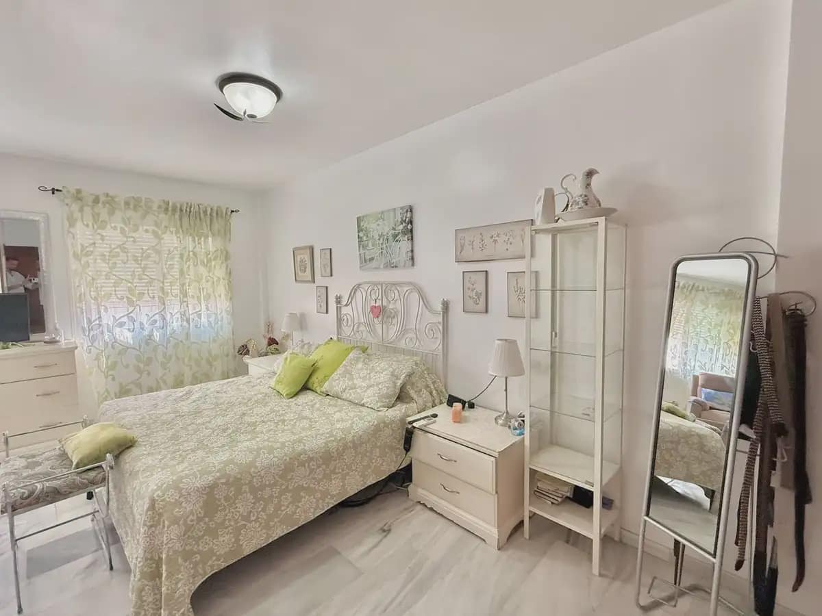 3 bedroom Semi-detached Villa for sale in Fuengirola with pool garage - € 499,000 (Ref: 9972333)
