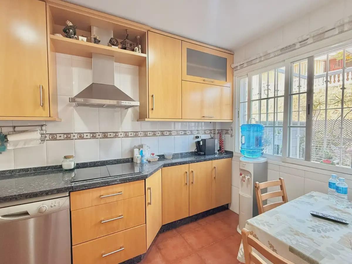 3 bedroom Semi-detached Villa for sale in Fuengirola with pool garage - € 499,000 (Ref: 9972333)