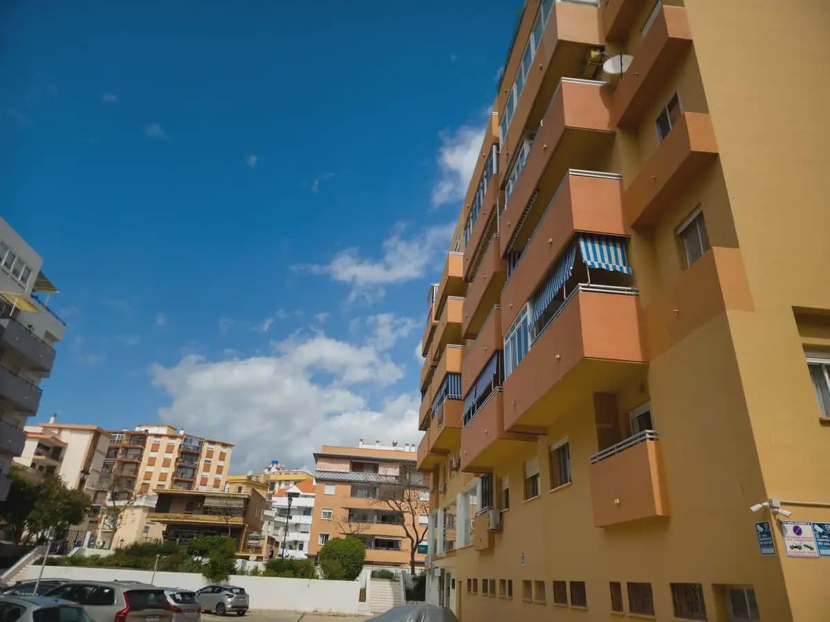 3 soveværelse Lejlighed til salg i Fuengirola med garage - € 330.000 (Ref: 9972336)