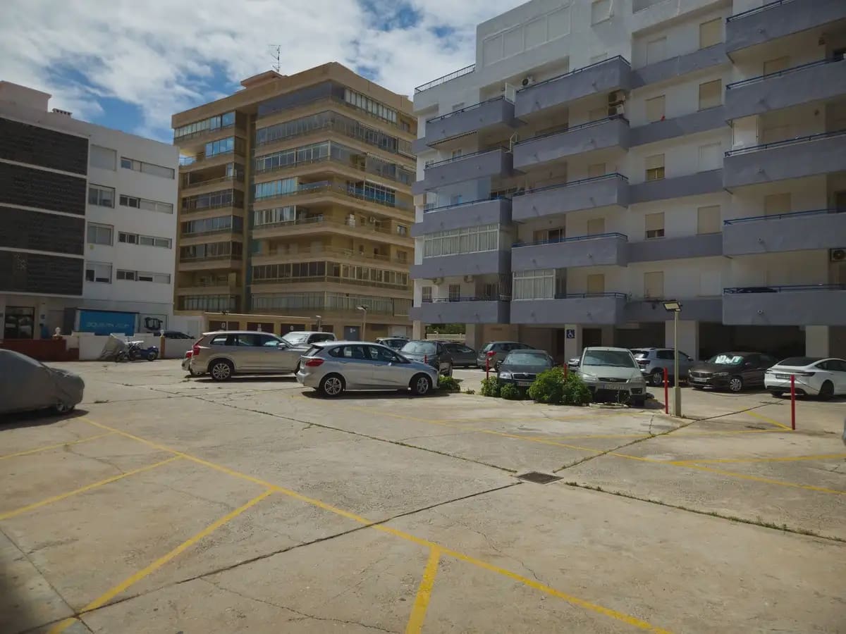 3 soveværelse Lejlighed til salg i Fuengirola med garage - € 330.000 (Ref: 9972336)
