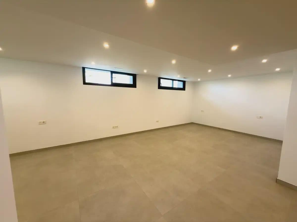4 bedroom Villa for sale in Mijas with pool garage - € 1,030,000 (Ref: 9972337)