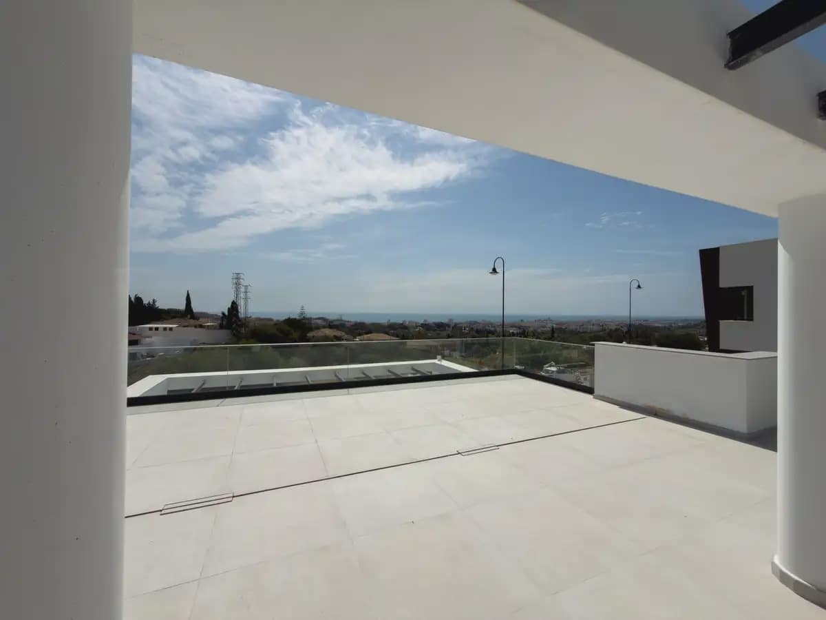 4 bedroom Villa for sale in Mijas with pool garage - € 1,030,000 (Ref: 9972337)