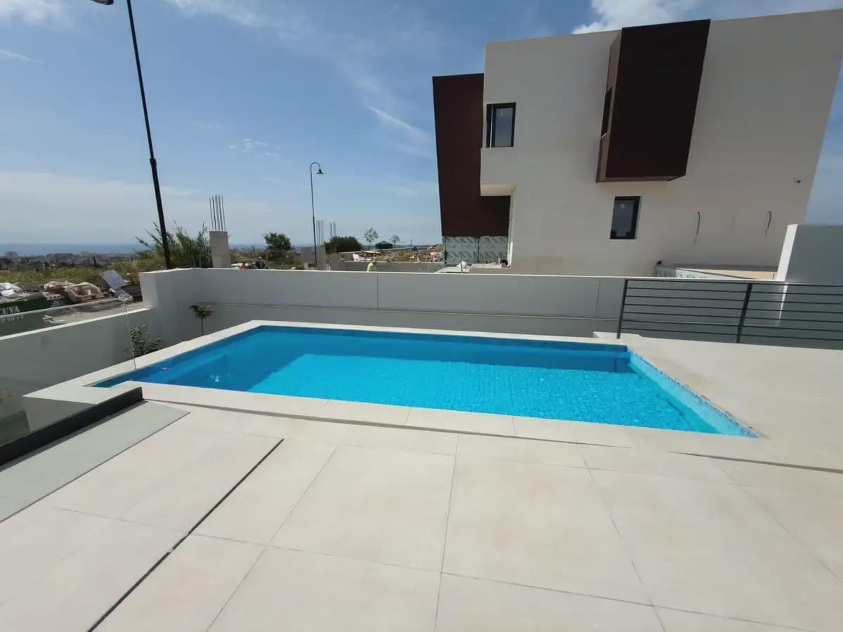 4 bedroom Villa for sale in Mijas with pool garage - € 1,030,000 (Ref: 9972337)