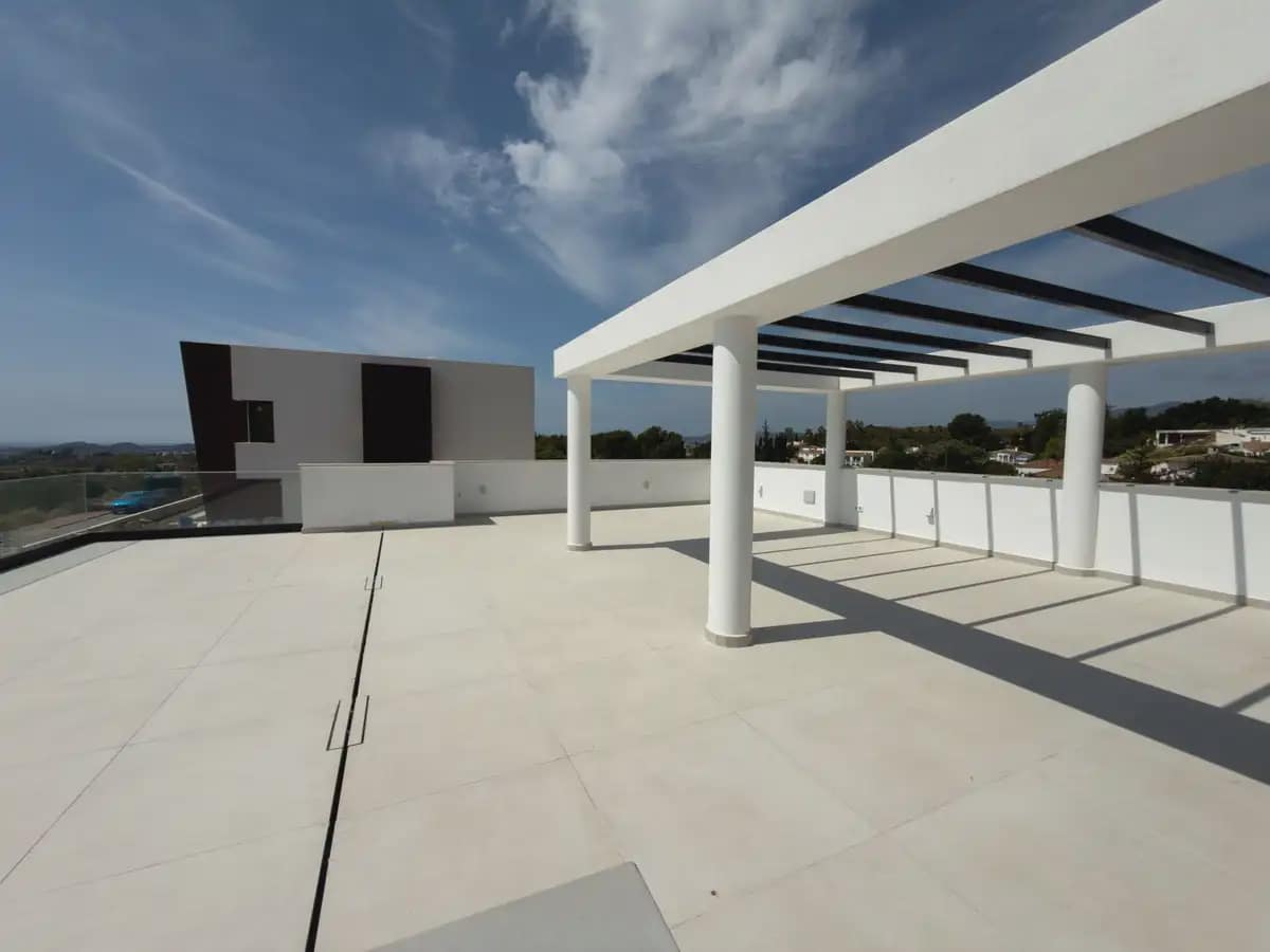 4 bedroom Villa for sale in Mijas with pool garage - € 1,030,000 (Ref: 9972337)