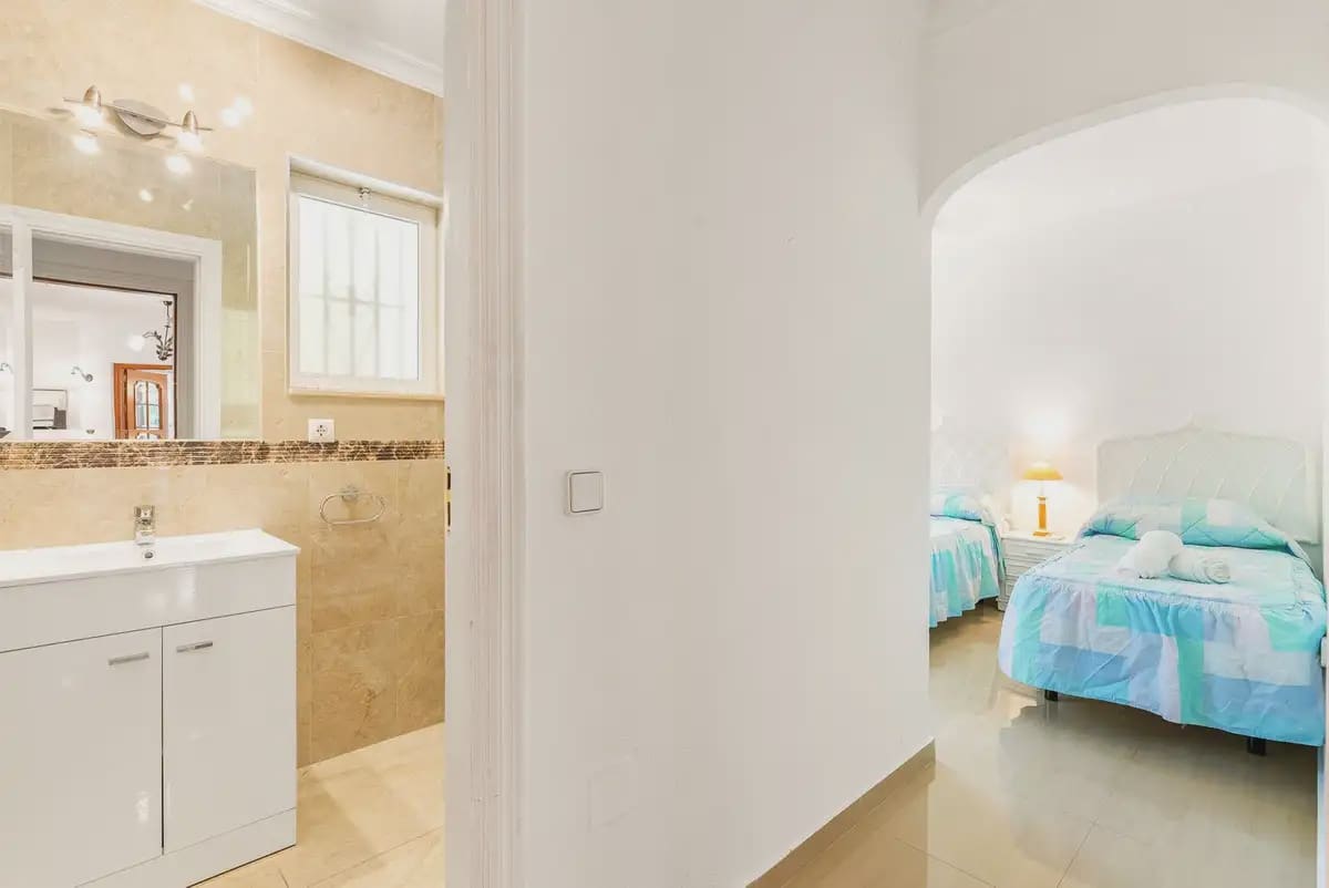 5 bedroom Villa for sale in Mijas with pool garage - € 1,350,000 (Ref: 9973541)