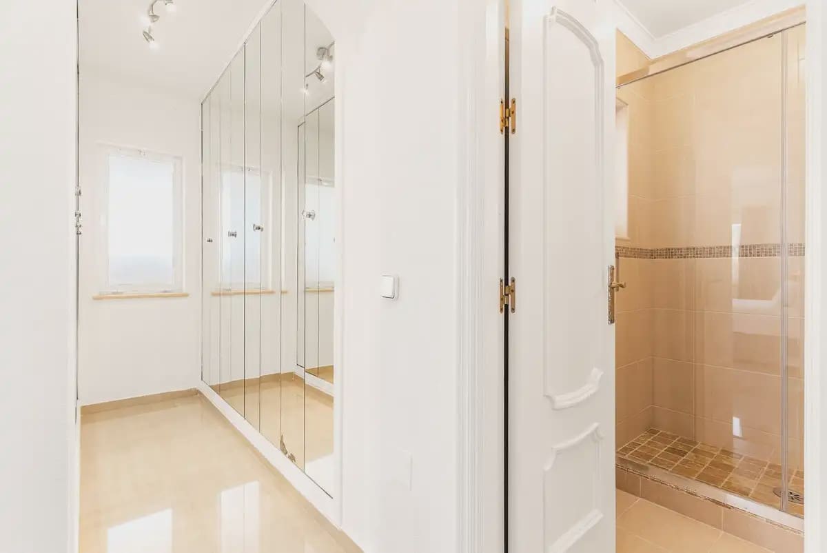 5 bedroom Villa for sale in Mijas with pool garage - € 1,350,000 (Ref: 9973541)