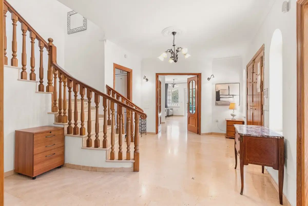 5 bedroom Villa for sale in Mijas with pool garage - € 1,350,000 (Ref: 9973541)