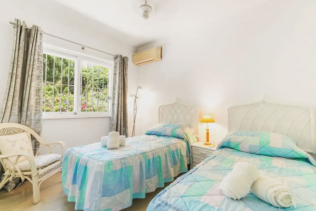 5 bedroom Villa for sale in Mijas with pool garage - € 1,350,000 (Ref: 9973541)