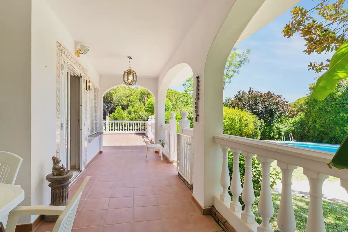 5 bedroom Villa for sale in Mijas with pool garage - € 1,350,000 (Ref: 9973541)