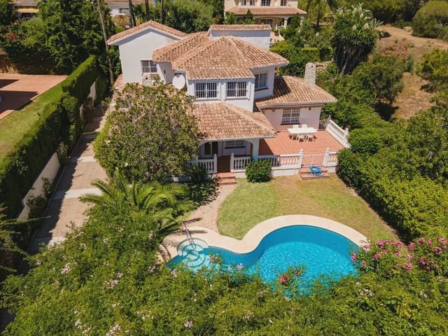 5 soverom Villa til salgs i Calahonda, Mijas med svømmebasseng garasje - € 1 350 000 (Ref: 9973541)