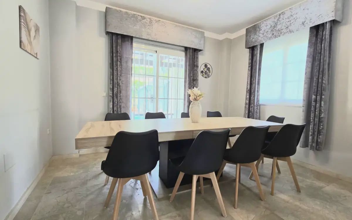 5 bedroom Villa for sale in Mijas with pool garage - € 890,000 (Ref: 9973542)