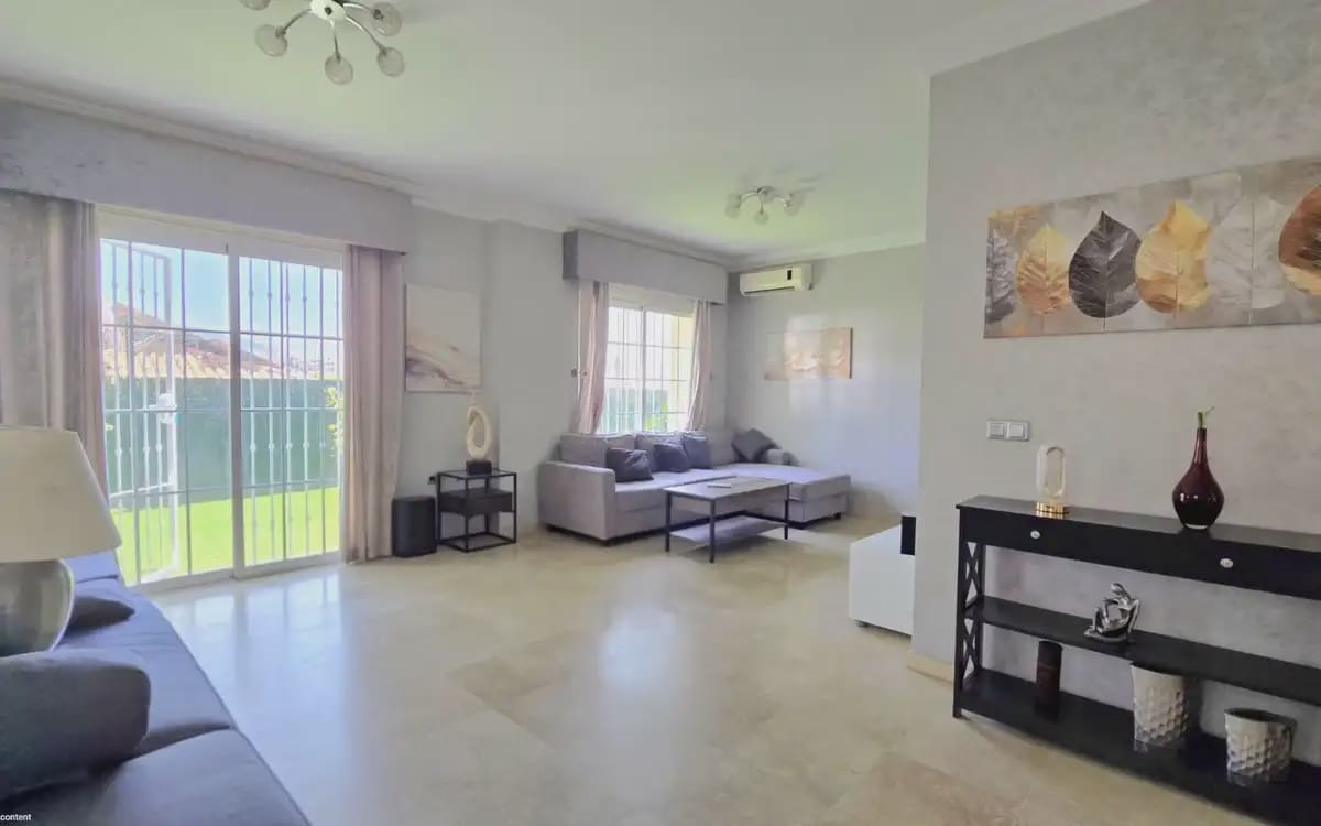 5 bedroom Villa for sale in Mijas with pool garage - € 890,000 (Ref: 9973542)
