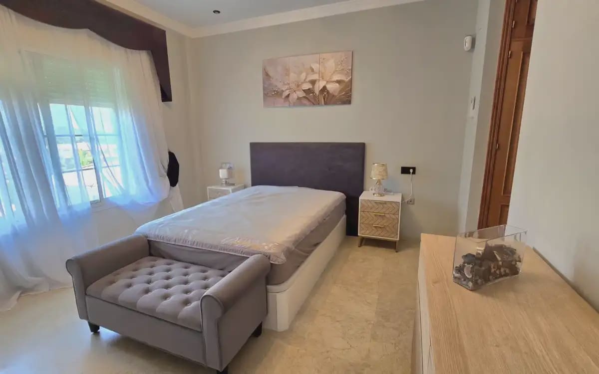 5 bedroom Villa for sale in Mijas with pool garage - € 890,000 (Ref: 9973542)