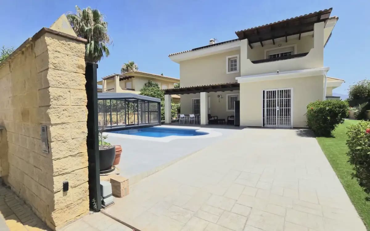 5 bedroom Villa for sale in Mijas with pool garage - € 890,000 (Ref: 9973542)