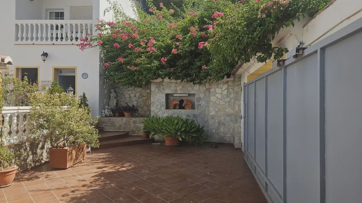 3 bedroom Villa for sale in Mijas with pool garage - € 995,000 (Ref: 9973543)