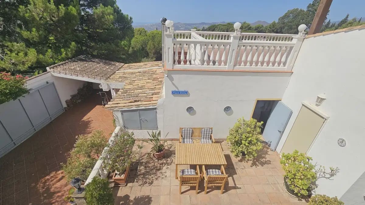 3 bedroom Villa for sale in Mijas with pool garage - € 995,000 (Ref: 9973543)