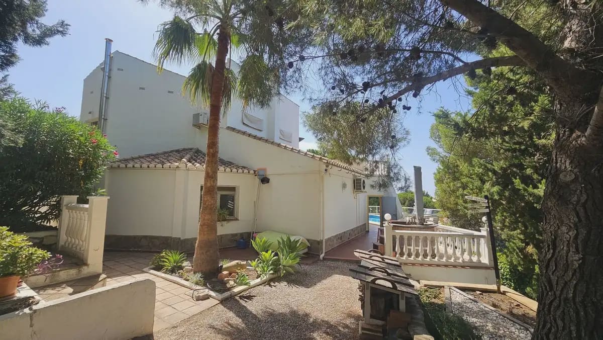 3 bedroom Villa for sale in Mijas with pool garage - € 995,000 (Ref: 9973543)
