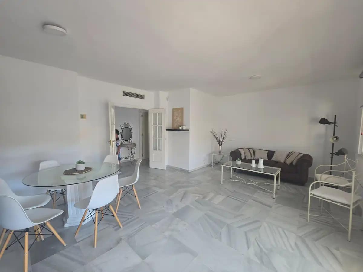 3 soveværelse Lejlighed til salg i Benalmadena med swimmingpool garage - € 425.000 (Ref: 9974436)