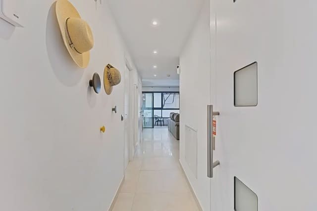 2 soverom Strandleiligheter til salgs i Playa de los Boliches, Fuengirola med svømmebasseng - € 479 000 (Ref: 9975658)
