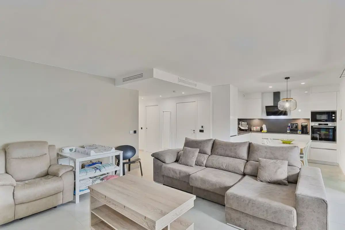 2 soverom Strandleiligheter til salgs i Fuengirola med svømmebasseng - € 479 000 (Ref: 9975658)