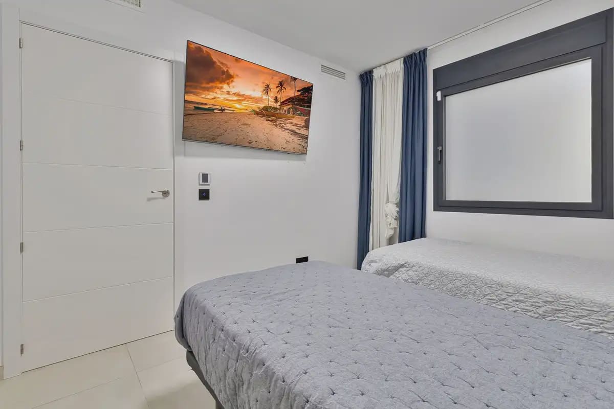 2 soverom Strandleiligheter til salgs i Fuengirola med svømmebasseng - € 479 000 (Ref: 9975658)