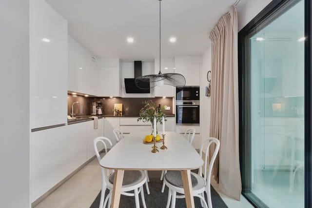 2 soverom Strandleiligheter til salgs i Playa de los Boliches, Fuengirola med svømmebasseng - € 479 000 (Ref: 9975658)