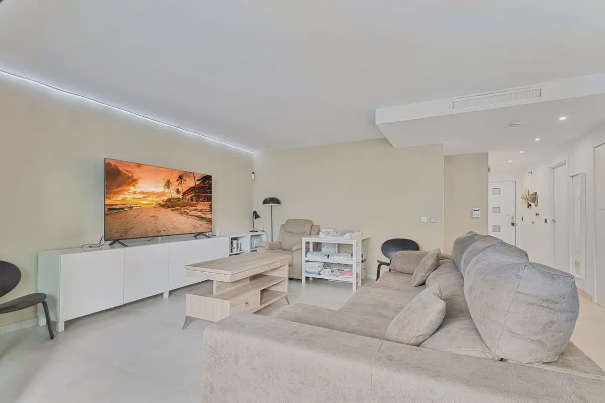 2 soverom Strandleiligheter til salgs i Fuengirola med svømmebasseng - € 479 000 (Ref: 9975658)