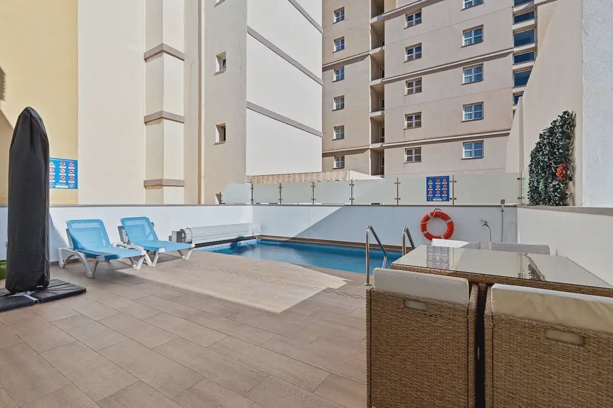 2 soverom Strandleiligheter til salgs i Fuengirola med svømmebasseng - € 479 000 (Ref: 9975658)